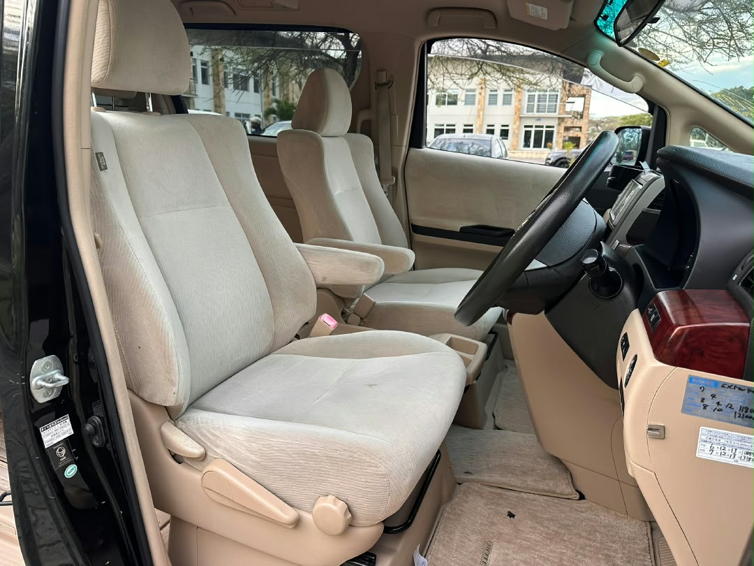 TOYOTA VELLFIRE thumbnail 6
